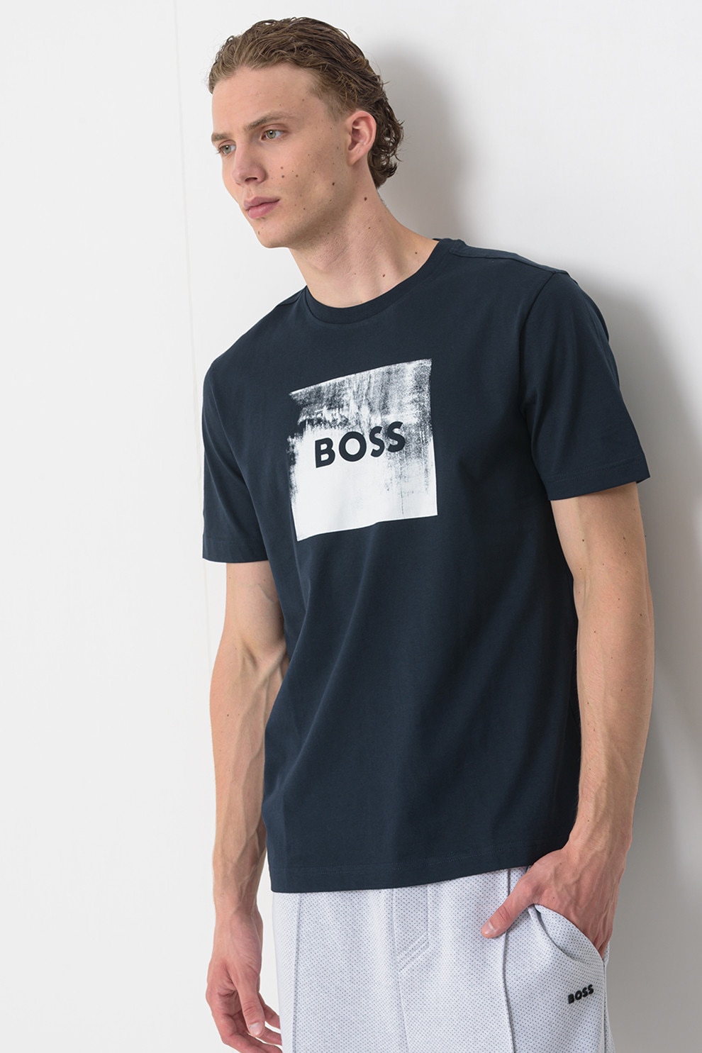 BOSS, Tricou cu imprimeu logo si decolteu la baza gatului, Albastru inchis, Alb murdar, M