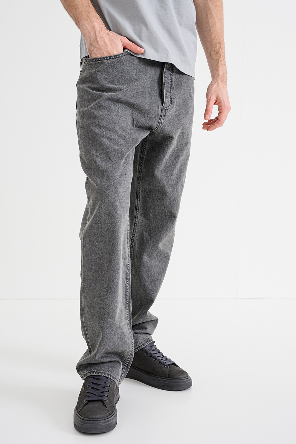 HUGO, Blugi relaxed-fit cu talie medie, Gri melange, W31-L32