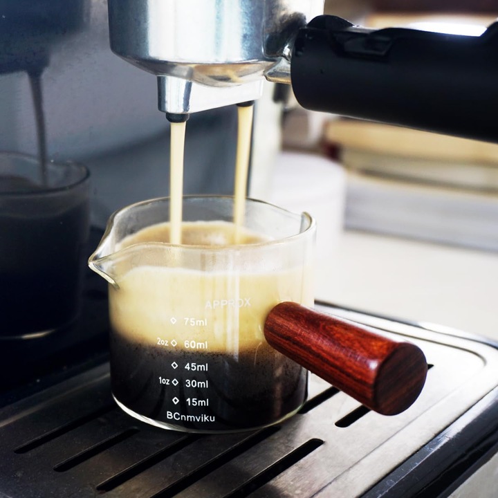 Мерителна чаша Norocos, 75 мл, боросиликатно стъкло, дървена дръжка