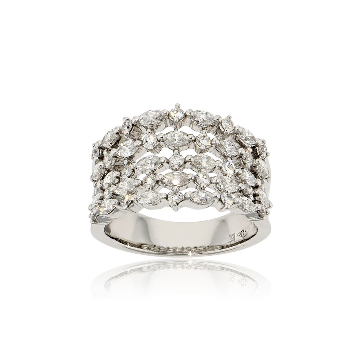 Inel din aur alb de 18 karate cu diamante stralucitoare