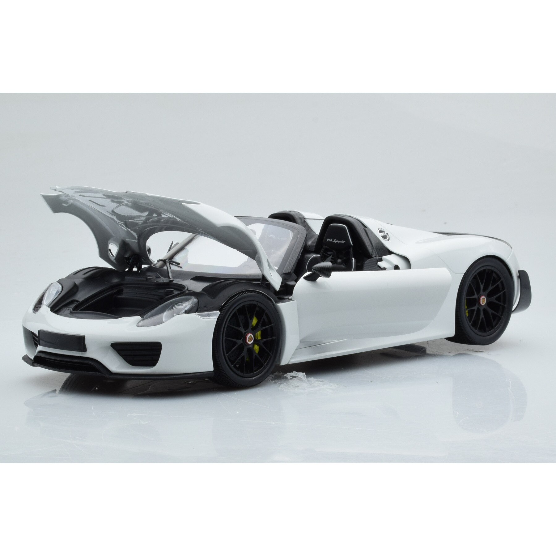 Model masina, Porsche 918 Spyder Weissach Package, 1/18, Alb - eMAG.ro