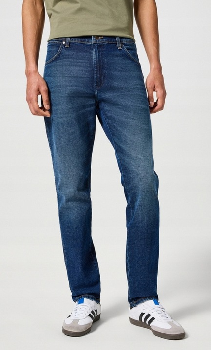 Blugi barbati Wrangler River, conici, albastru inchis, bumbac elastan, colectia We Care