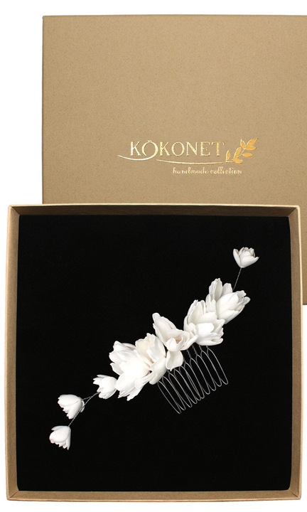 Pieptene floral argintiu, lucrat manual, usor, elegant, boho si unic pentru NUNTA, pieptene argintiu cu FLORI pentru coafura de mireasa realizat manual in stil BOHO glam