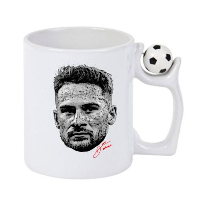 Cana cu fotbalistul Alexis Mac Allister-Liverpool FC, Cri-Flo, Ceramica, 330ml. Minge rotativa antistres, Maner si interior Alb/Negru