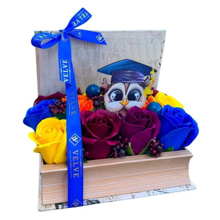 Aranjament Absolvire si Incheiere An Scolar cu Flori de sapun, in Cutie tip Carte si Ornament Decorativ Bufnita cu Toca Festiva, VELVE