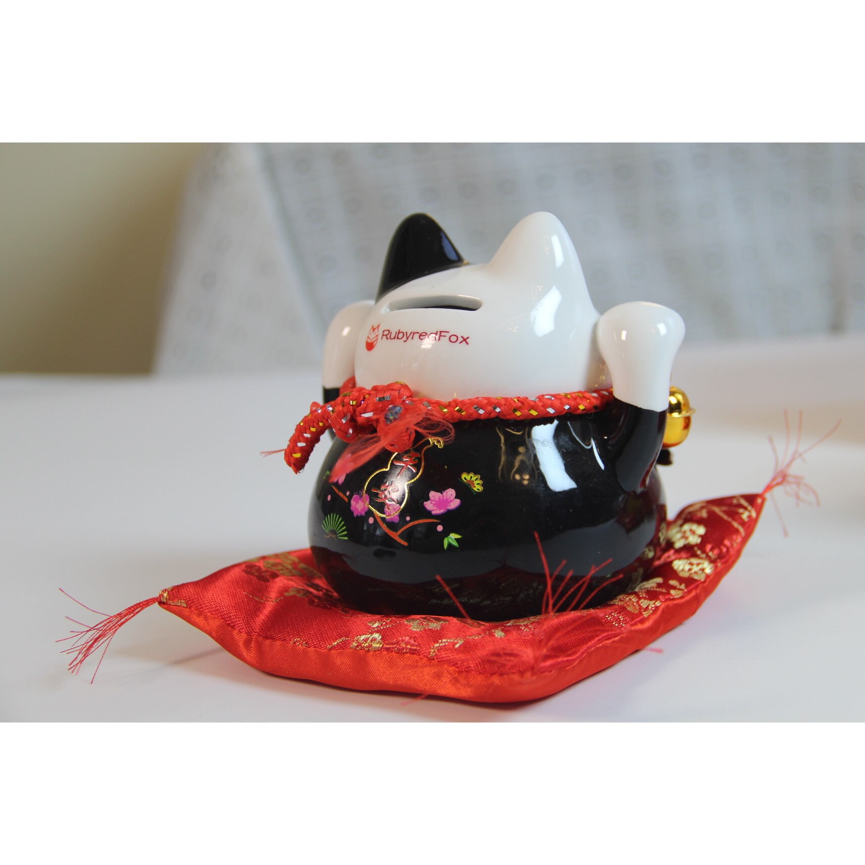 Figurina ceramica Maneki Neko, RubyredFox, neagra, 12x11x12cm
