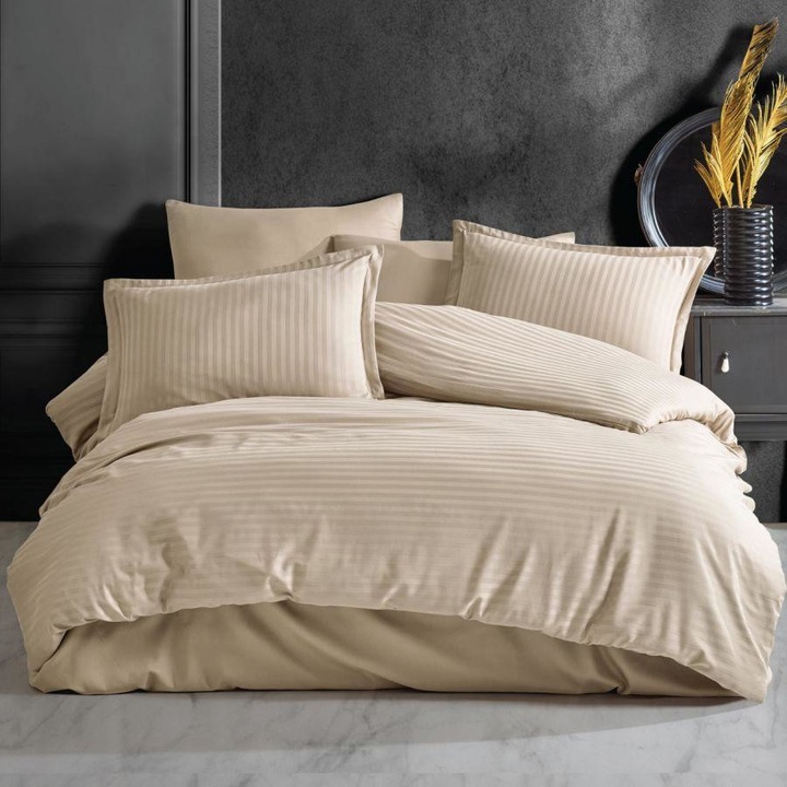 Lenjerie pat dublu Damasc Bumbac 100% tip Hotel, dunga 1 cm, 4 piese, cearsaf pat 220x240 cm, pilota 160x220 cm, 2 fete perne 50x70 cm, Bej Cappuccino