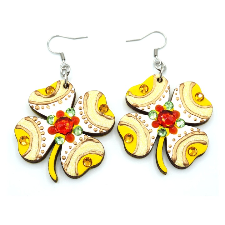 Cercei lemn, pictati manual, creati din otel chirurgical, Trifoi cu bucurie, Regalo, 6 cm