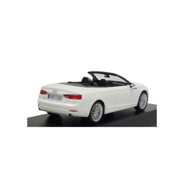 1/43-as modell 2017 Audi A5 Cabriolet, tofana fehér Spark