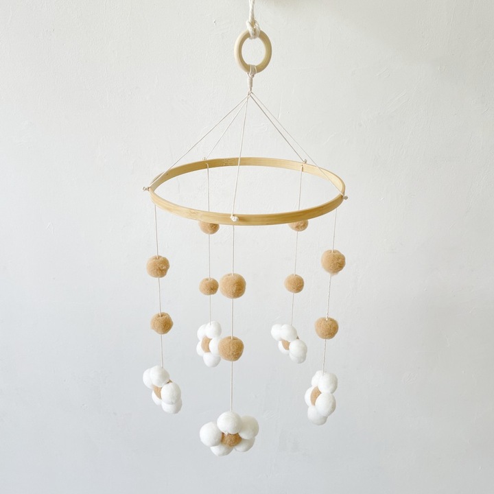 Mobila pentru camera copiilor, clopotei cu flori pom-pom, accesorii decorative