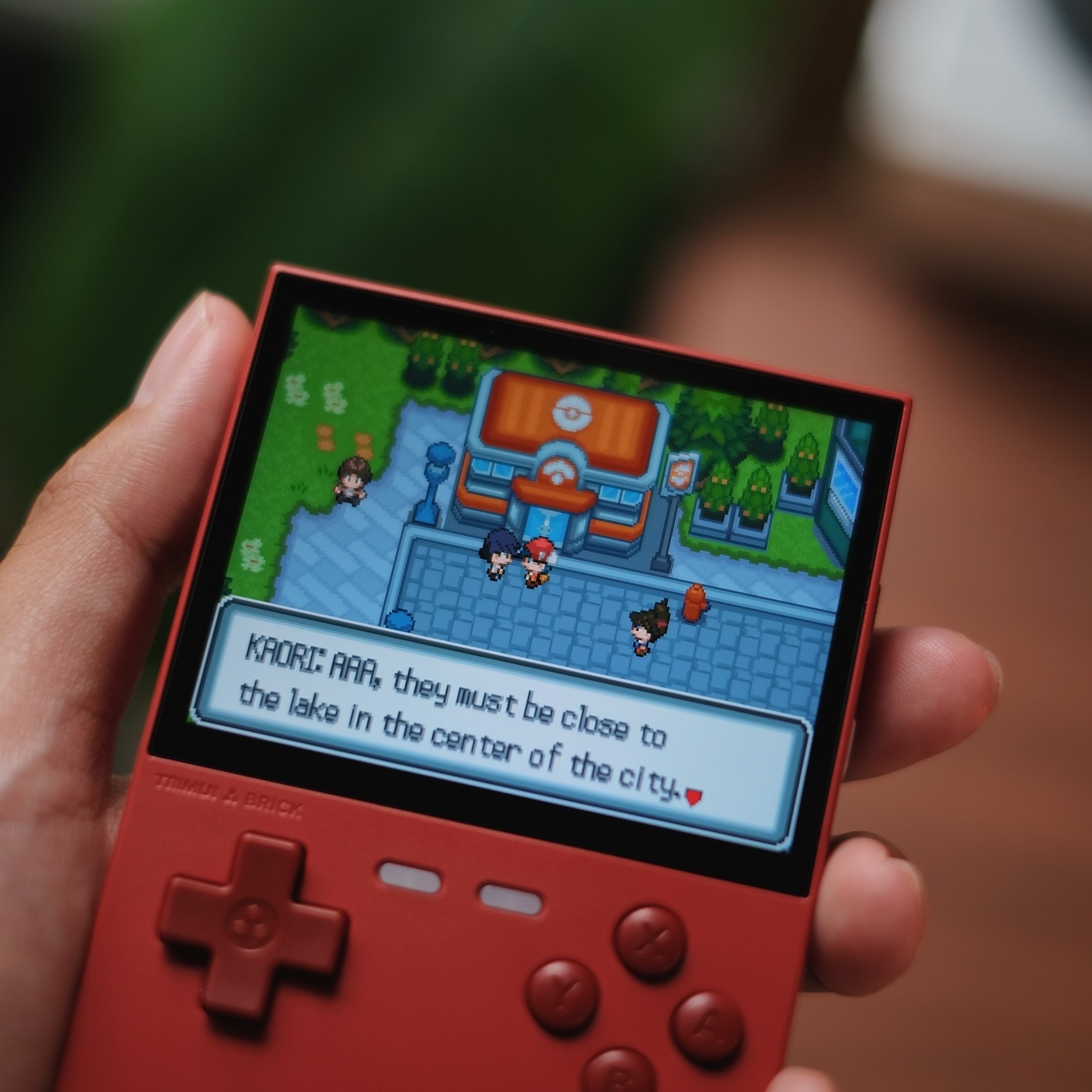 Consola retro TRIMUI Brick 64GB cu jocuri, quad core Cortex-A53 2.0GHz, 1GB RAM, IPS LCD 3.2" 1024x768 4:3, acumulator 3000 mAh, WiFi, Bluetooth, rosu, portabila