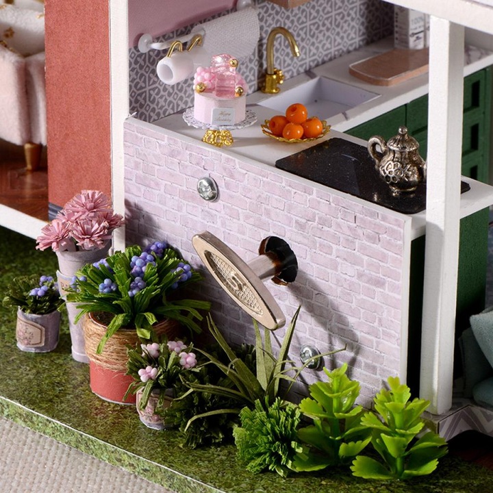 Casuta de papusi cu gradina DIY, design elegant