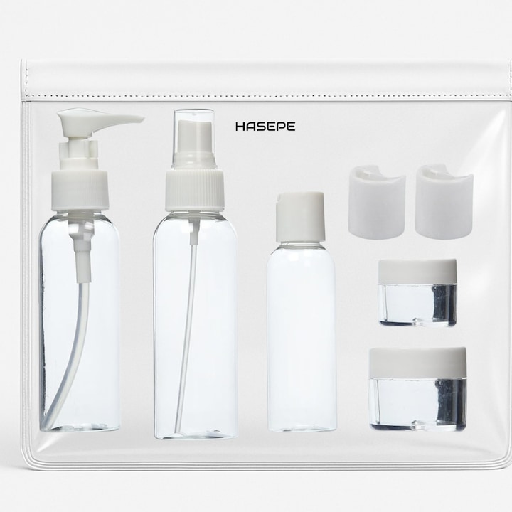 Set recipiente cosmetice travel HASEPE, Kit calatorie 8 piese cu flacoane si dozatoare, Husa transparenta pentru avion, Recipiente travel size 50-60ml, cosmetice pentru sampon, gel dus, crema, lotiune, Accesorii bagaj avion reutilizabile, portabile, Alb