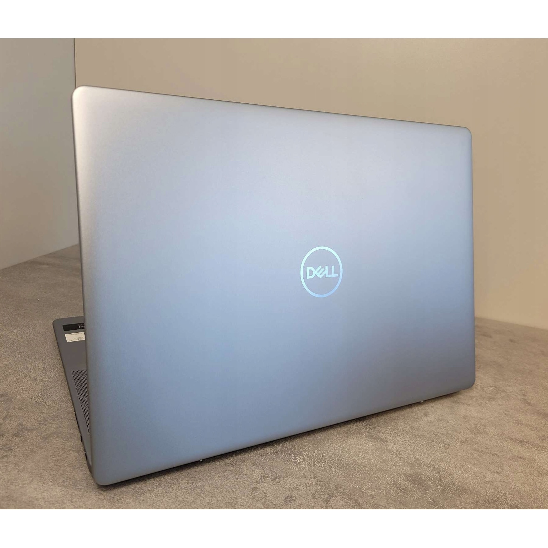 Laptop Dell Inspiron 16 Plus, procesor Ultra 9 185H, 16GB RAM, 512GB SSD, FHD+ 16", touchscreen, 1.9 kg