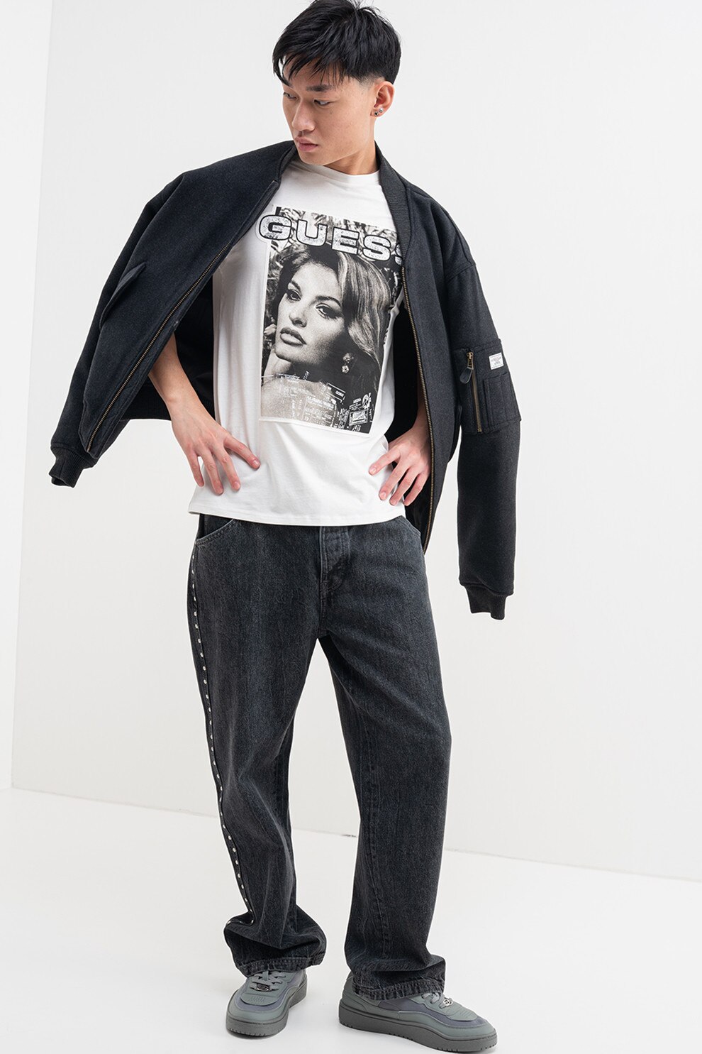 GUESS, Tricou cu decolteu la baza gatului si imprimeu foto, Alb, Negru, L
