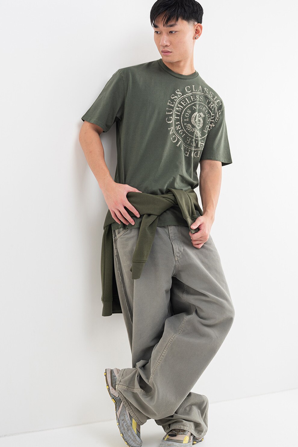 GUESS, Tricou lejer cu logo circular, Alb fildes, verde militar inchis, L