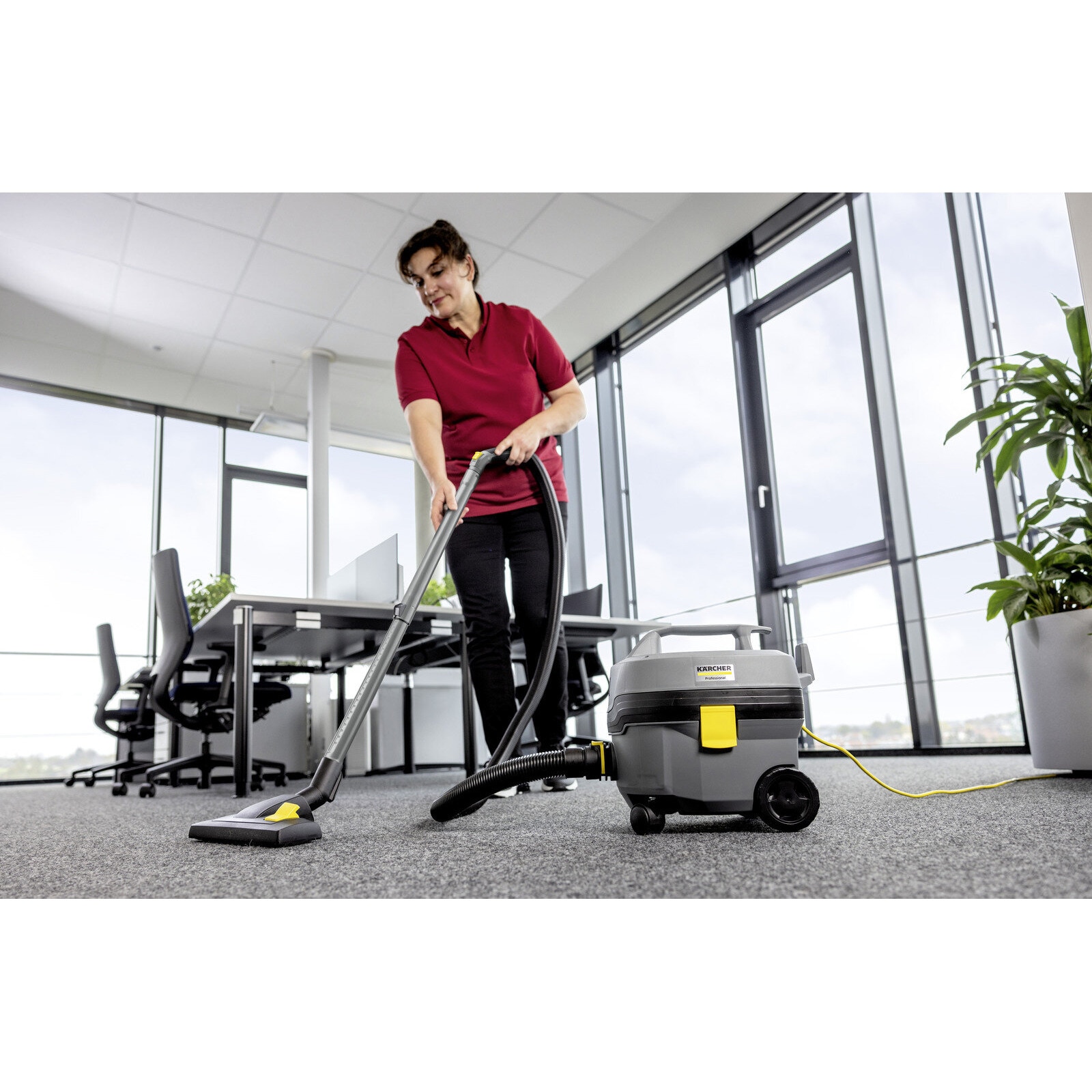 Aspirator Karcher Professional T 7/1 Classic 850W 7.5m alb 3.5kg