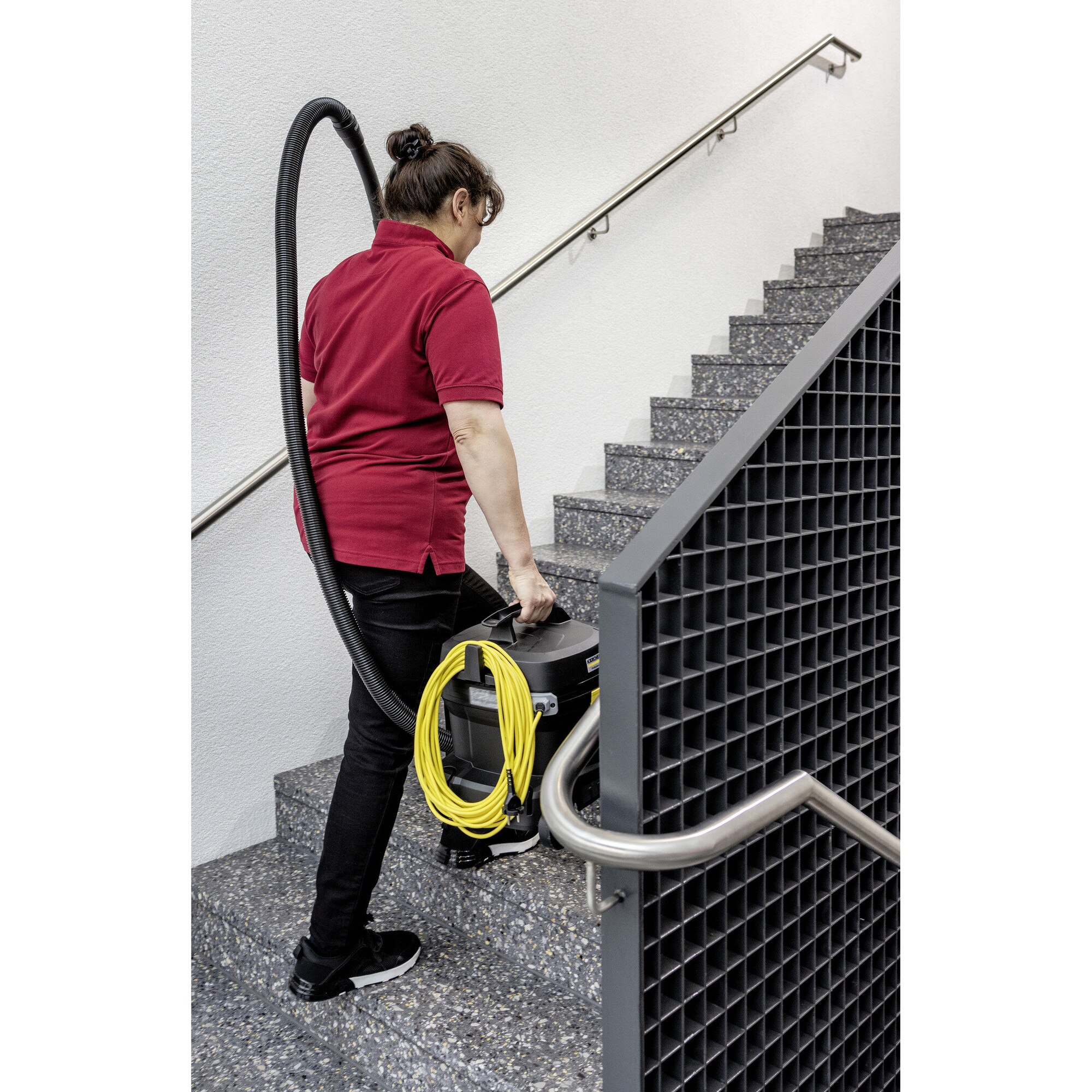 Aspirator profesional Karcher T 11/1 Classic , 2400 l/min, 850W, 12m, 4.2kg