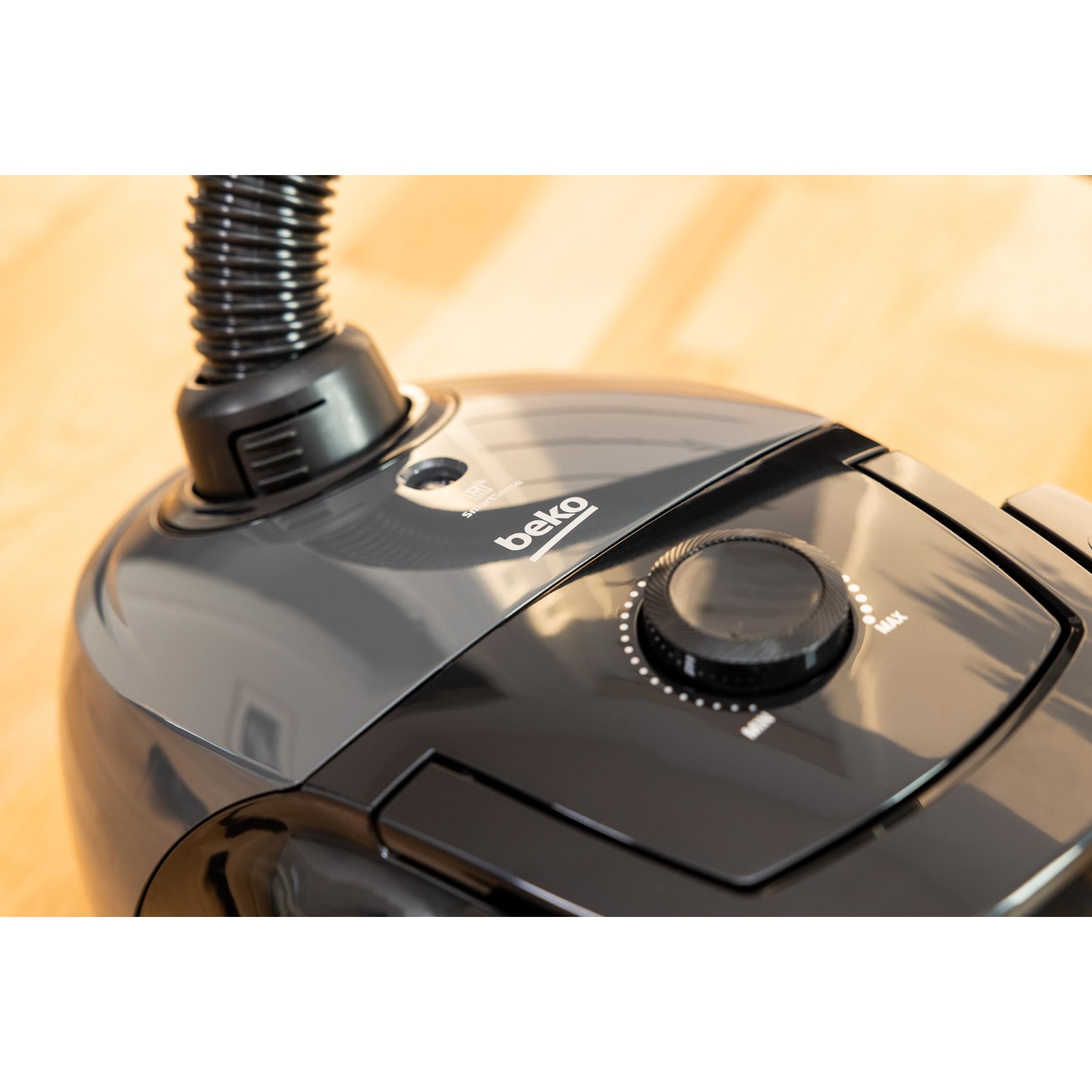 Aspirator Beko VCC34801AG, 800W, grafit, 2.1L, cu filtru EPA 12, set complet accesorii