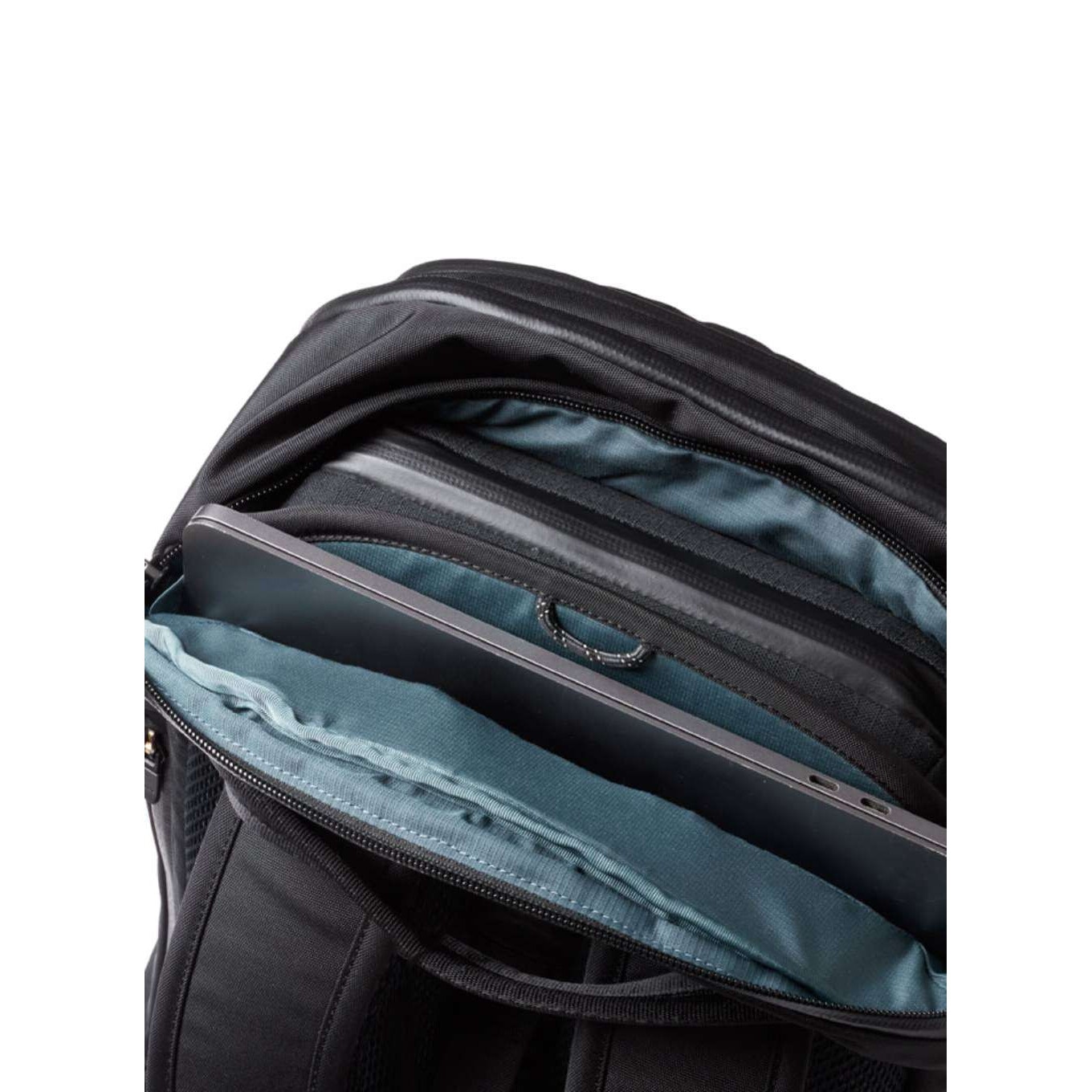 Rucsac urban Bellroy Transit Workpack Pro 22, pentru laptop 16", compact, negru