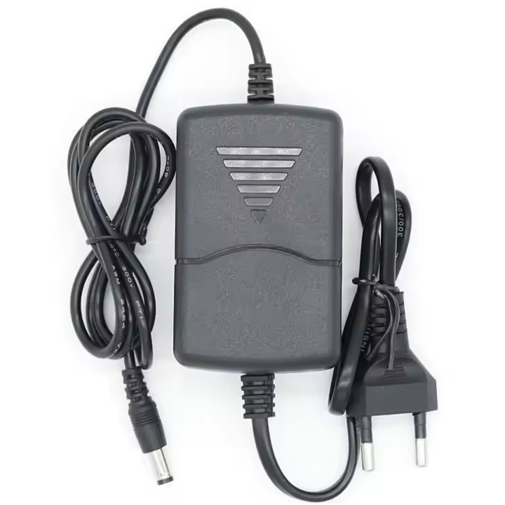 Alimentator 12V 3A pentru camere de supraveghere