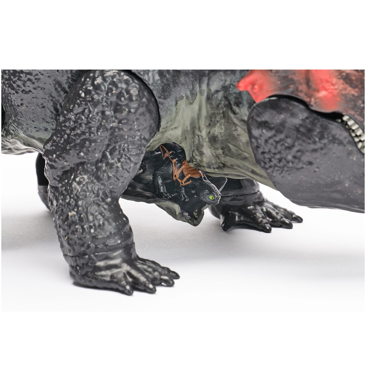Figurina How to train your dragon - Dragonul Red Death - eMAG.ro