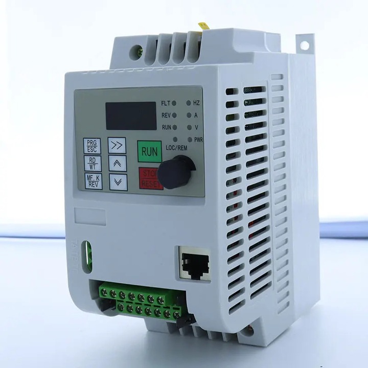 Честотен инвертор, 1.5KW, 380V, регулируем контрол на скоростта, бял