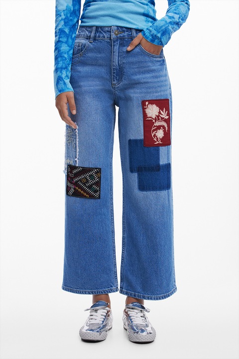 DESIGUAL, Blugi cu croiala ampla si aplicatii decorative, Rosu/Albastru pastel/Negru