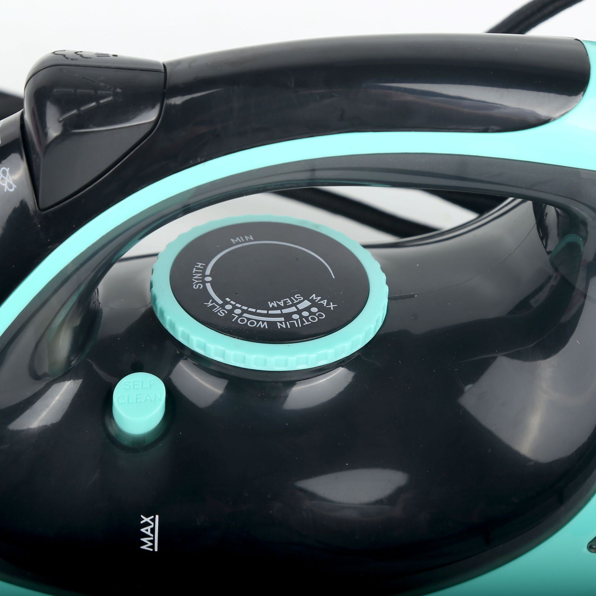 Fier de calcat cu aburi, 2600W, 4 setari temperatura, functie de spray, fier cu abur, albastru/negru