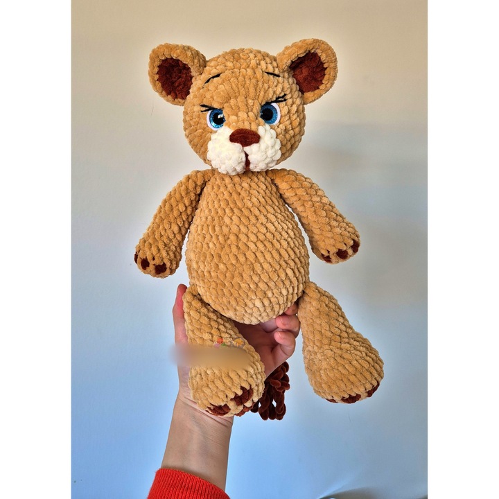 Leoaica Crosetata Handmade, Jucarie moale pentru Copii, 33 cm