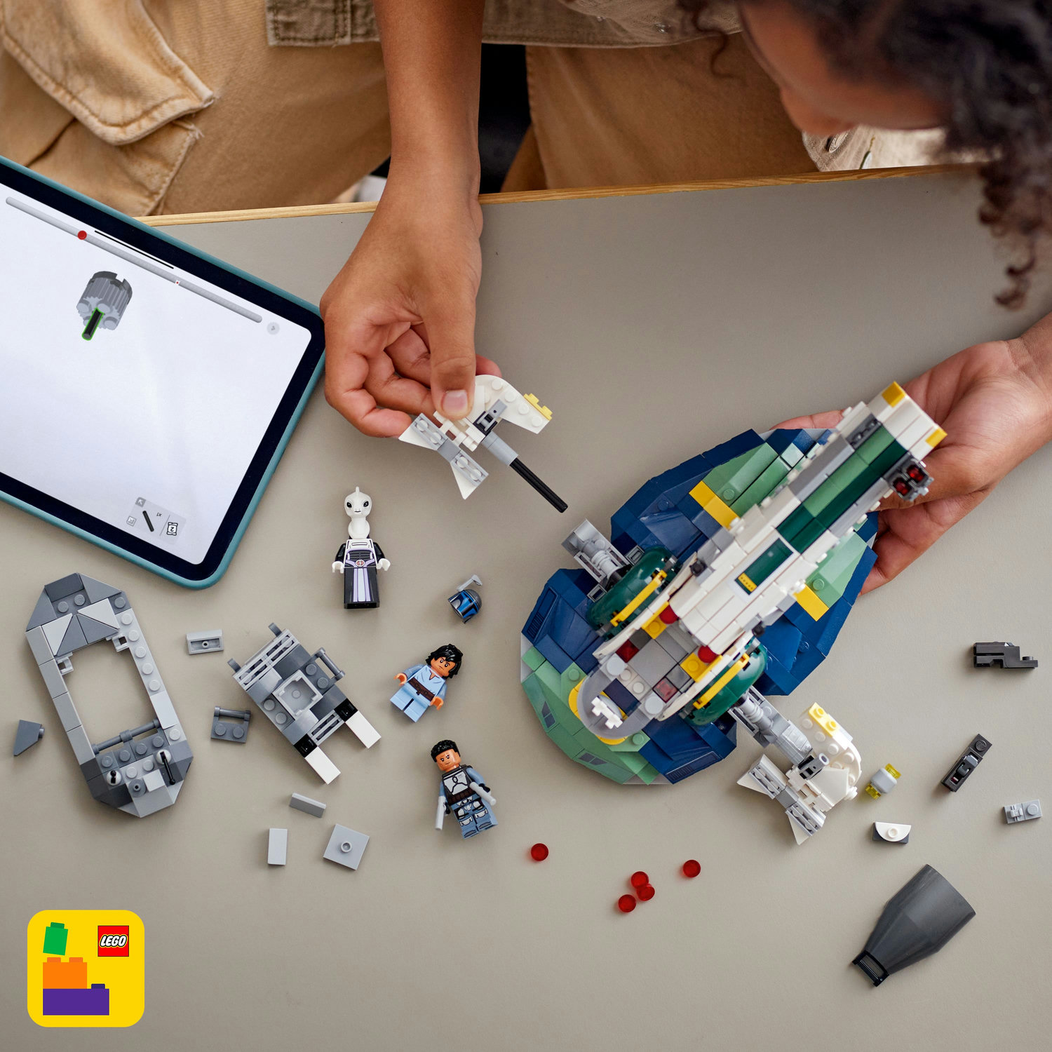 LEGO® Star Wars ™ - Nava stelara a lui Jango Fett 75433, 707 piese