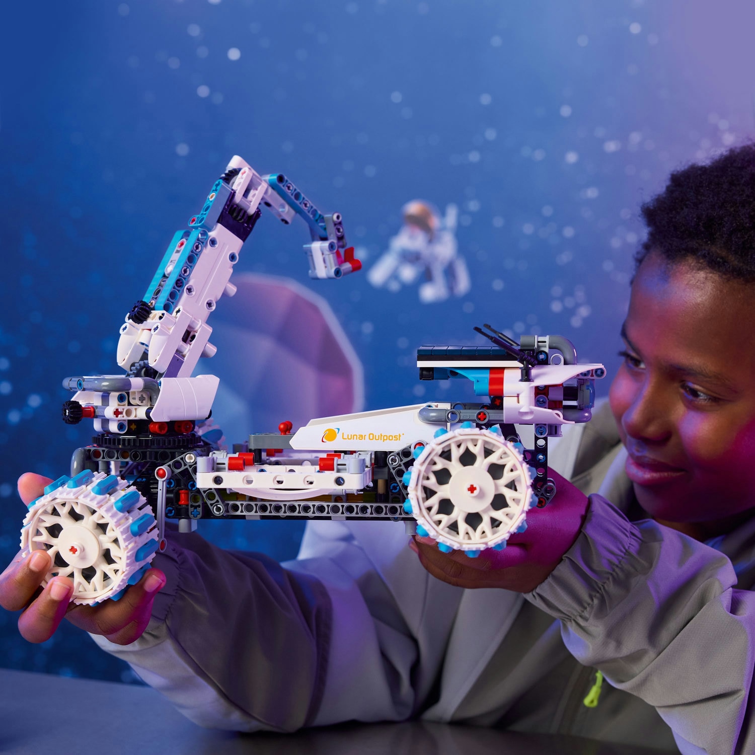 LEGO® Technic - Vehicul spatial Rover Lunar Outpost™ 42211, 1082