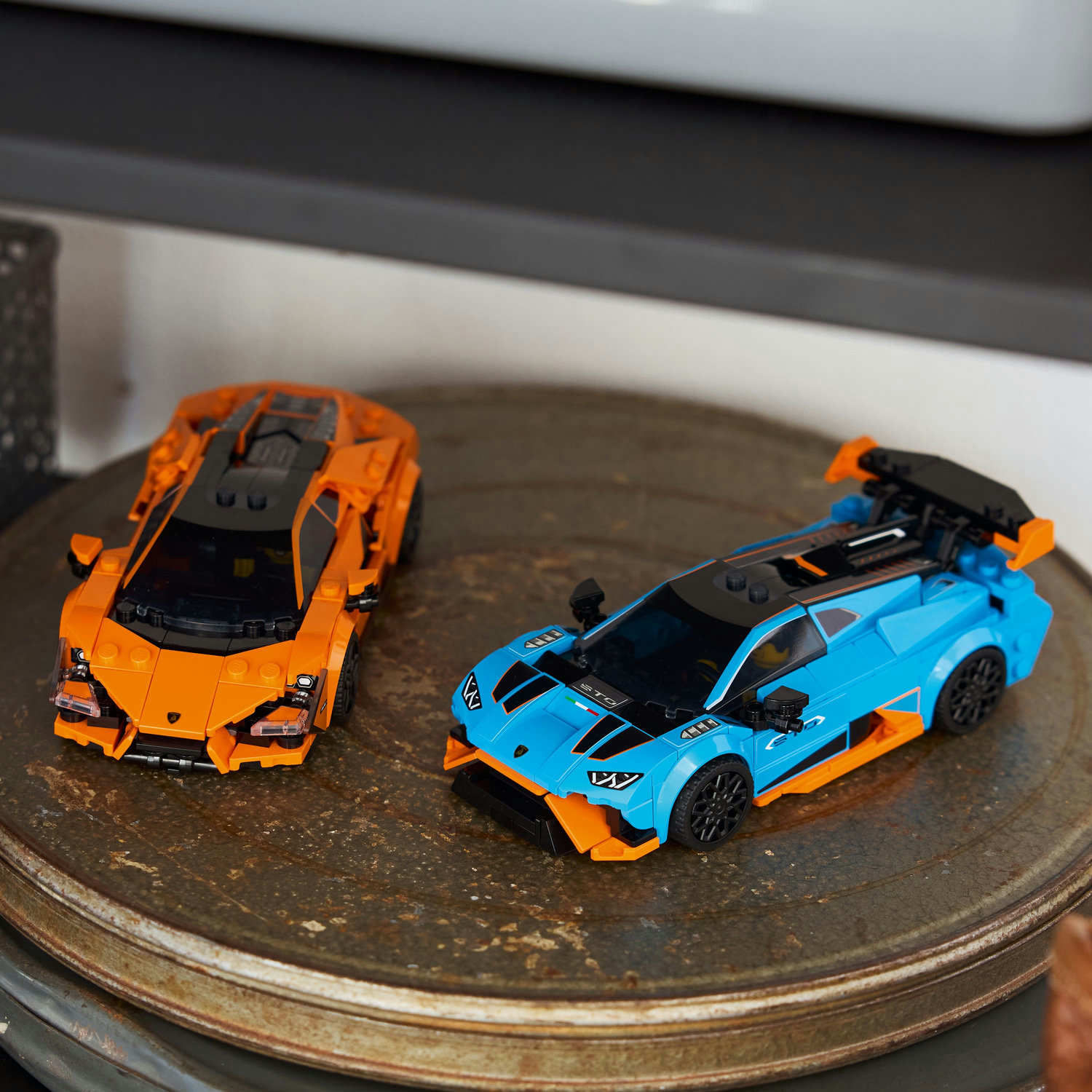 LEGO® Speed Champions - Lamborghini Revuelto si Huracán STO 77238
