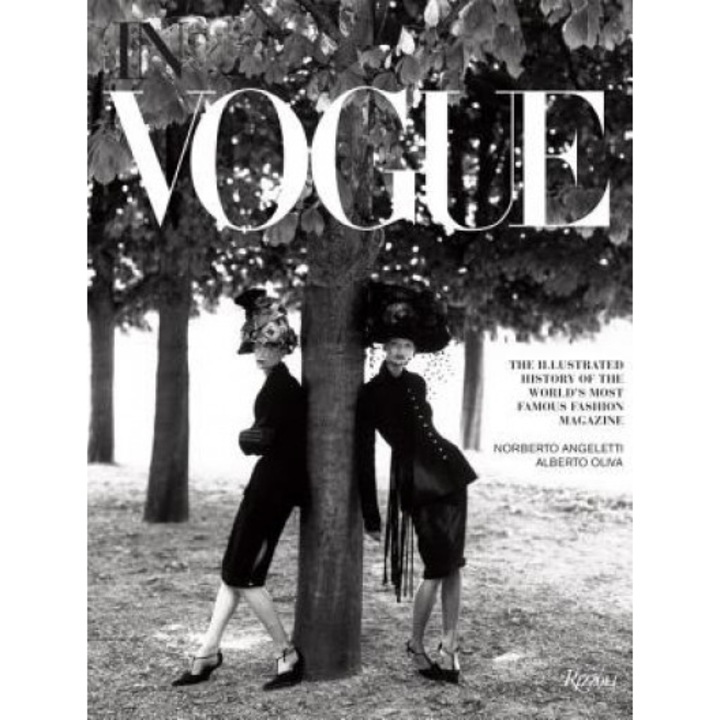In Vogue: An Illustrated History of the World's Most Famous Fashion Magazine, Alberto Oliva (Author)