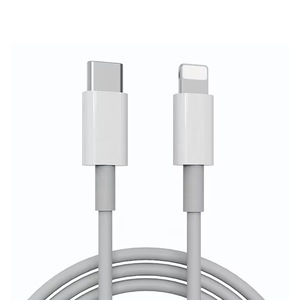 Kábelek és adapterek