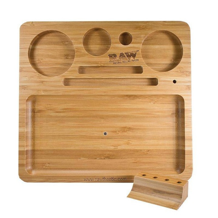 Tava de rulat tutun Raw Bamboo cu multiple sloturi, realizata manual din lemn de Bambus, 21,8 x 20,3cm
