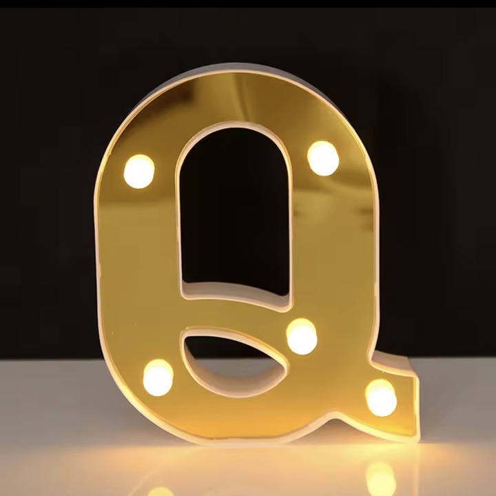 Litera LED cu lumina decorativa, Litera Q, pentru acasa sau petreceri, bar, nunta si evenimente, aurie, lumina calda, 16x12.5x3cm