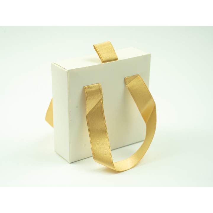 Cutie Bijuterii Tip Plasuta cu Sertar, 8x8x3 cm, Alb cu Panglica Aurie