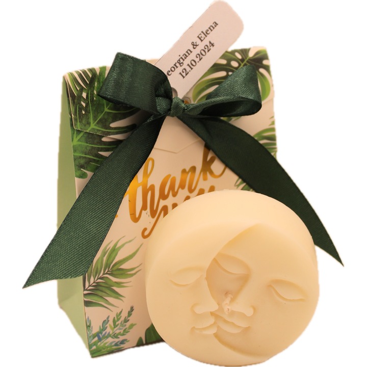 Marturie din ceara naturala de soia Sun & Moon 55 gr., aroma intensa de Aura Millionaire, ambalata in cutie de carton cu funda