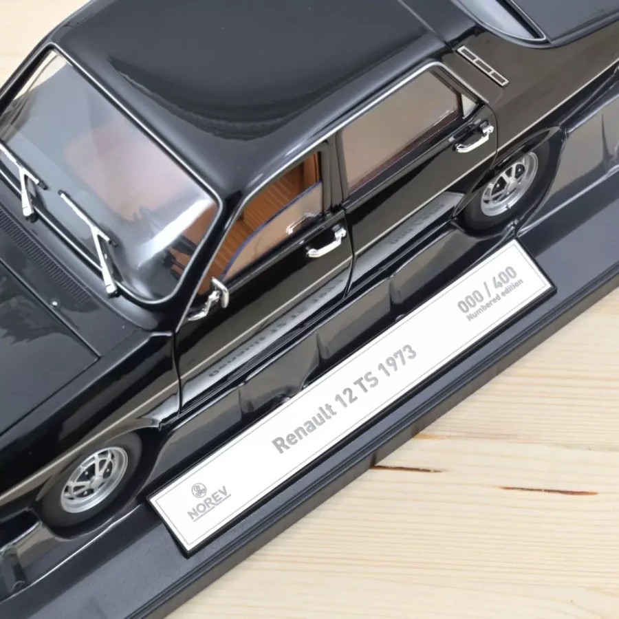 １／１８　　ルノー12 TS Macheta auto Renault 12 TS 1973 Black Ed. Limitata 400 Bucati 1:18
