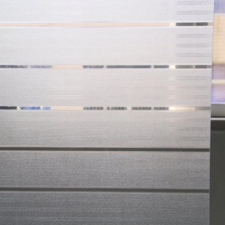 Folie Autoadeziva Electrostatica pentru Geamuri si Ferestre, Model Linii Orizontale 7 cm x 7 mm, Protectie Intimitate si Decorativa, Dimensiuni 60 x 200 cm