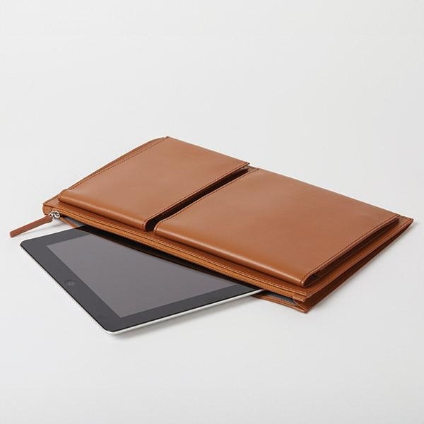Geanta laptop Lexon Flat, 14", doua compartimente, culoare brown, dimensiuni 37x27x2.5cm