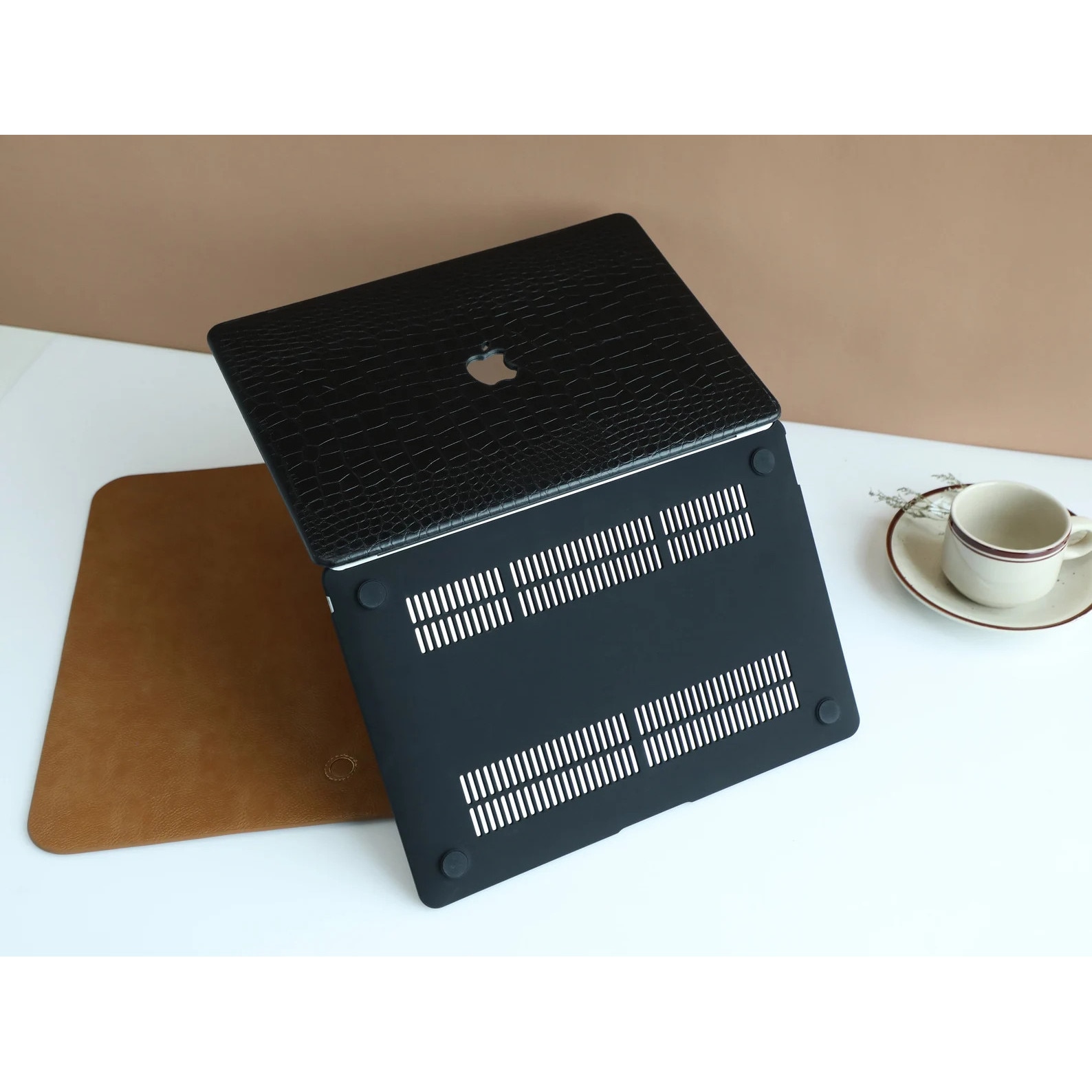 Carcasa premium din piele ecologica textura crocodil pentru MacBook Air 15 (2023/2024/2025) M Series (M4/M3/M2) (A2941/A3114/A3241), husa eleganta slim, protectie laptop, stil business, Negru