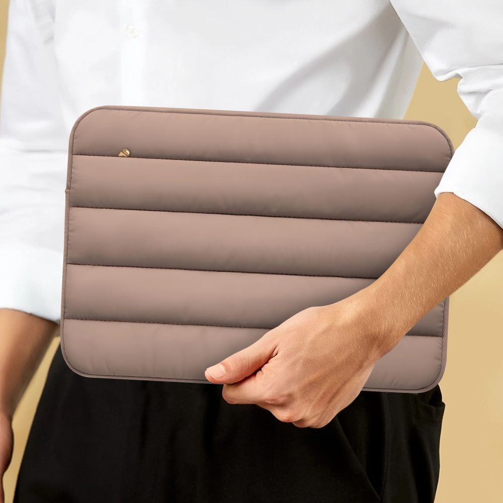 Husa TECH-PROTECT Fluffy compatibila cu laptop 13/14 inch Walnut