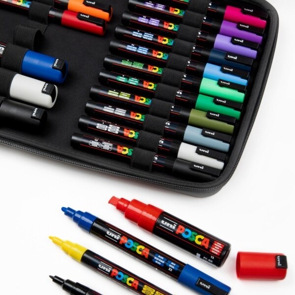 Set 40 Markere UNI Posca Fine Art in Mapa PVC 31x22x5 cm