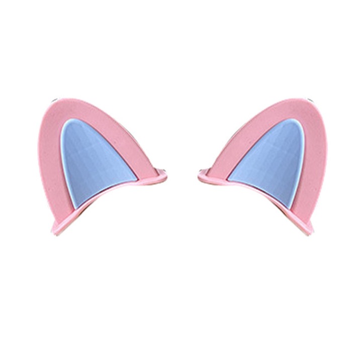 Воланът на колата е украсен със сладки котешки уши, централната орнаментация на таблото и интериорната декорация на колата, автомобилни орнаменти