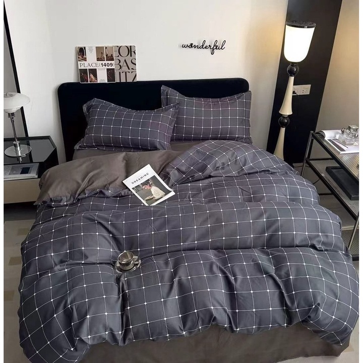 Set Lenjerie de pat CHIRASO, FINET, pentru 1 sau 2 persoane, 4 piese: Cearceaf de pat cu elastic 140x200 cm, Cearceaf pilota 155x200 cm, 2 fete perna 55x75 cm, cu imprimeu, gri