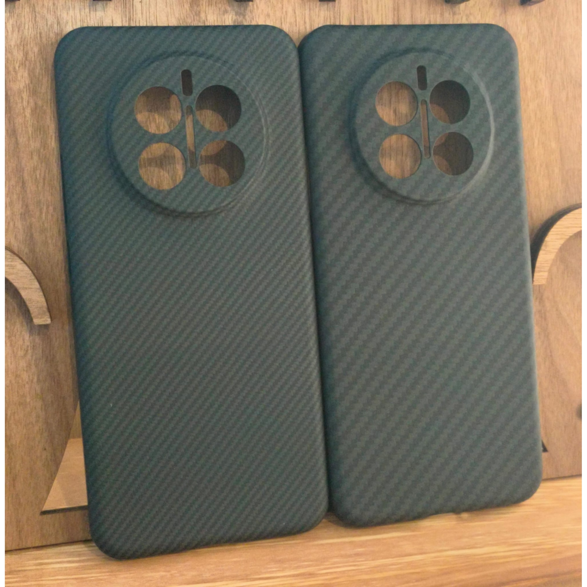 Husa Premium Kevlar Carbon pentru Honor Magic 7 – Rezistenta, Ultra Slim, Antisoc, Design Luxury Negru Mat