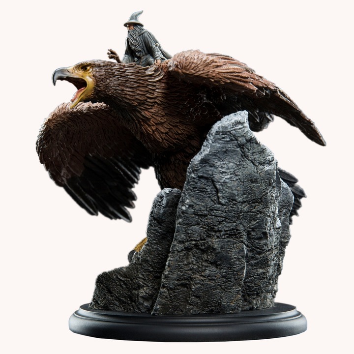 Figurina Weta Workshop Stapanul Inelelor - Gandalf pe Gwaihir Mini-Statuie