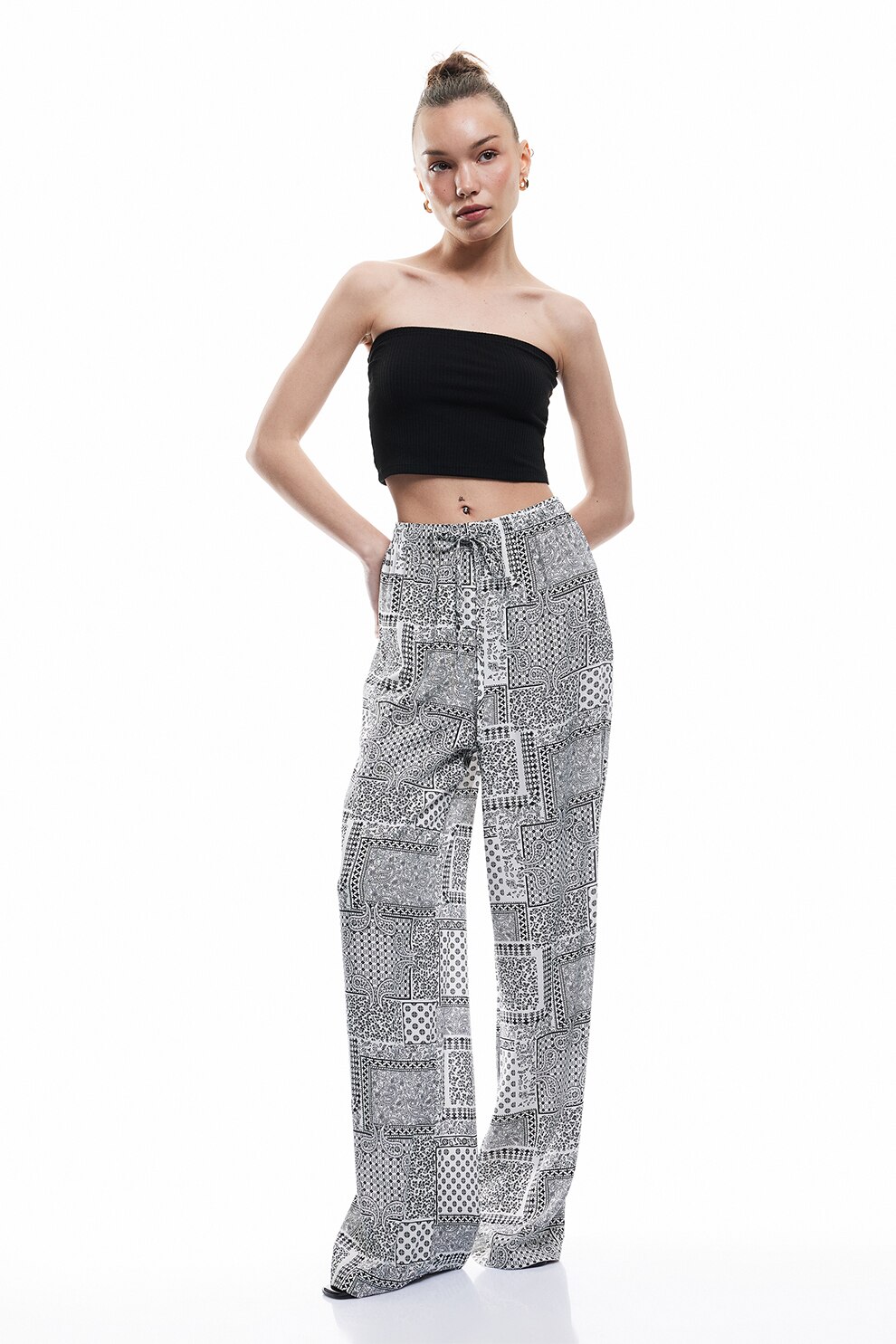 KOTON, Pantaloni cu croiala ampla si model paisley, Alb fildes, Negru, 36